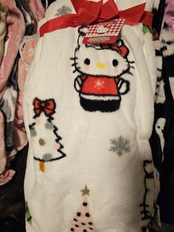 Hello Kitty Faux Fur Christmas Blanket