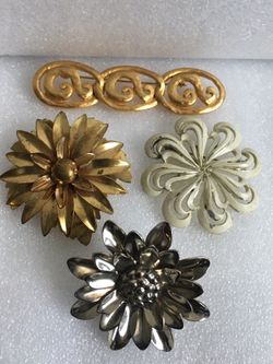 LOTS OF BROOCH JEWELRY 😍😍😍VINTAGE TO FASHION - ALL FOR $12