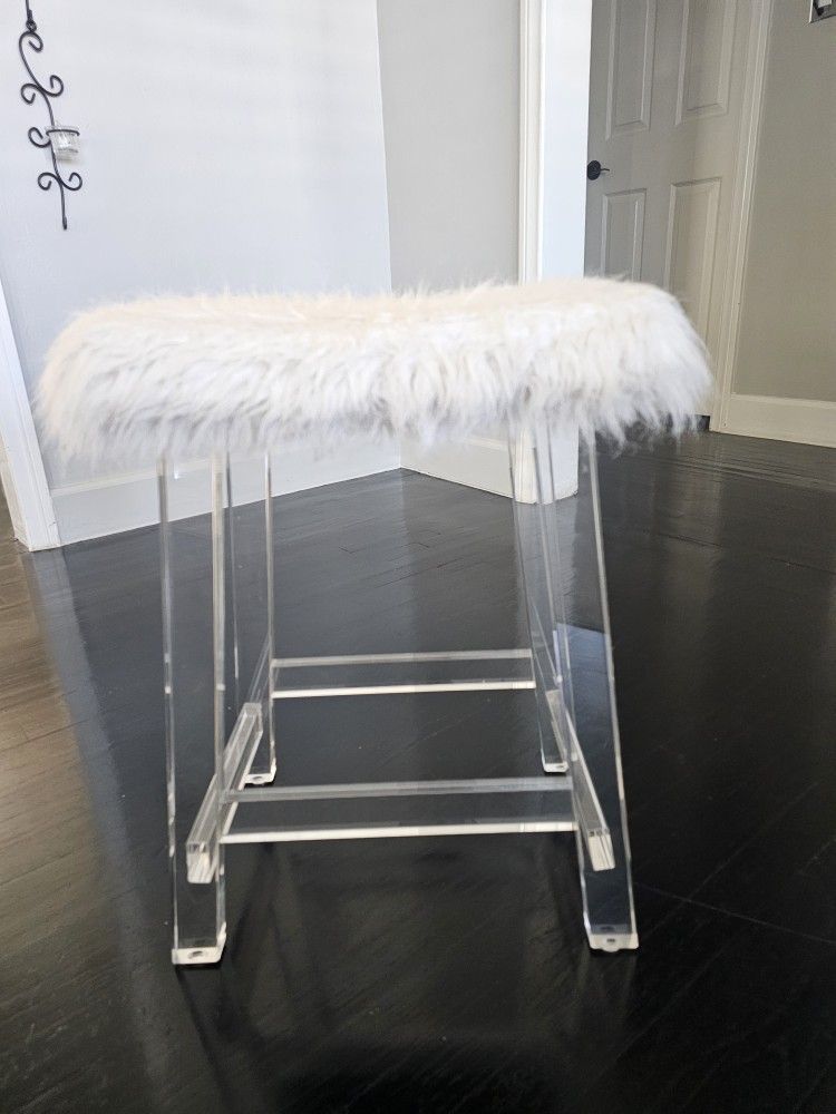 Acrylic Stool 
