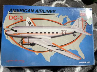 DC-3 Airplane Model Kit