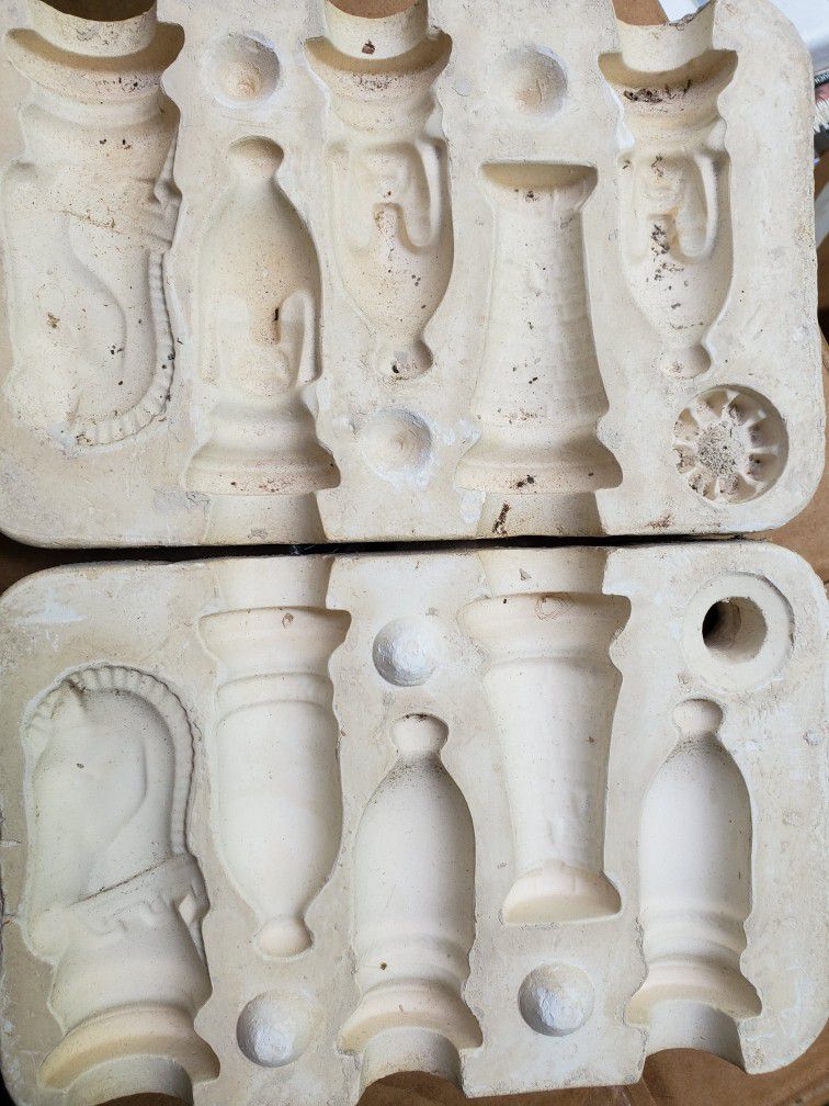 Ceramic Molds, Vintage 1976 Duncan Molds for Sale in Martins Ferry