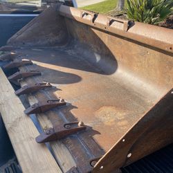 Bobcat Bucket 72 Inch Tooth 