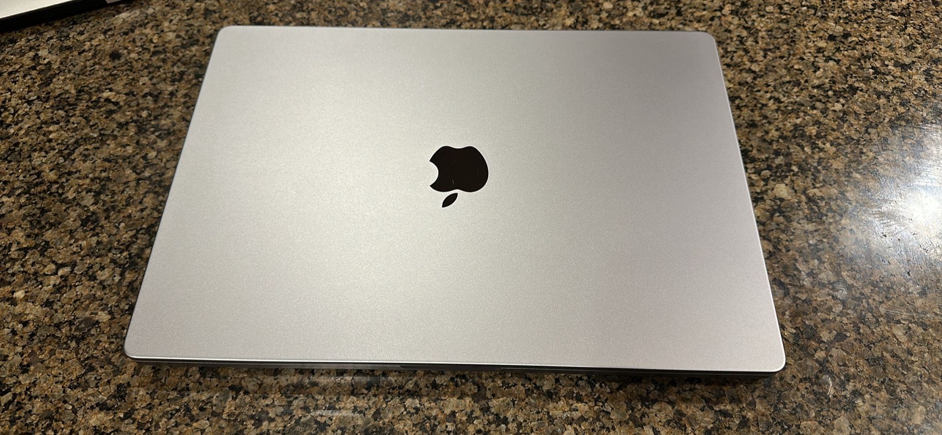 Apple macbook pro M1 16 inch 512 gb ssd 16 gb ram with apple care