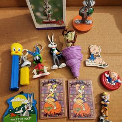 Mixed Looney Tunes Lot - Toys, Pen, Magnets, Keychains, etc.