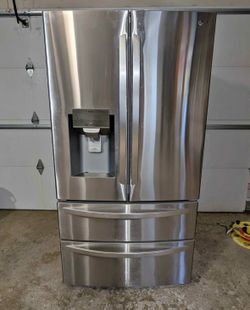 LG Refrigerator model