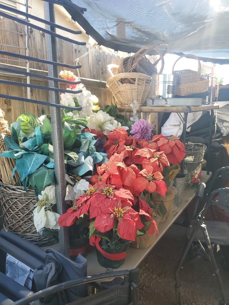 Basquets ,fake Flowers And Vases From $5.00 To $8.00