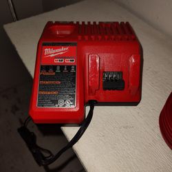 Milwaukee M12 M18 Charger