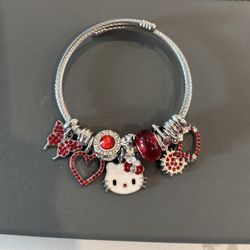 New - Hello Kitty charm bracelet 