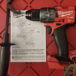 Milwaukee M18 Hammer Drill Battery And Charger