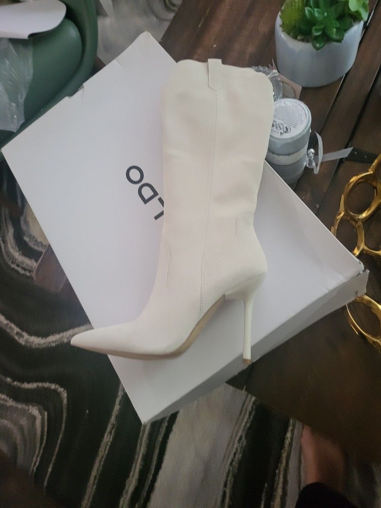 Aldo Womans Boots New Size 7