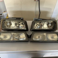 2003-2007 Chevy Avalanche Silverado 1(contact info removed) 3500 used OEM Headlights Assembly.