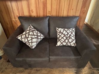 3 piece living room set new retail  $1300