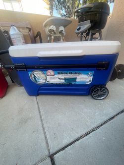 Igloo Glide Roller 110 QT wheeled cooler