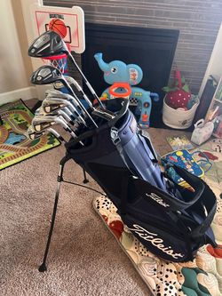 Complete Set of Men’s Titleist Golf Clubs with Titleist Players 14 Bag