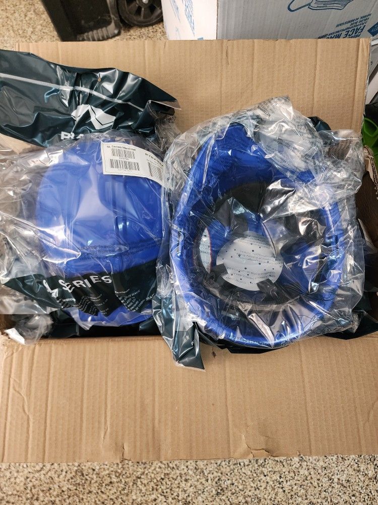 10 Pyramex Hard Hat 4pt Ratchet Suspension.