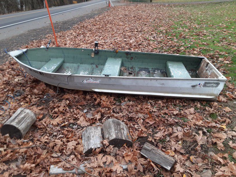 12 Foot Aluminum Boat, Clean Title Possible Trailer.