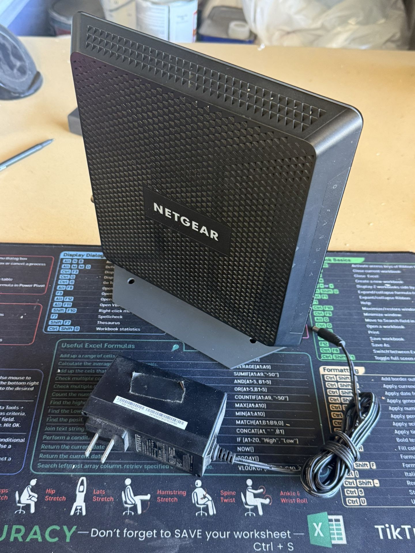 Netgear  AC1900 Wifi Cable Modem Router