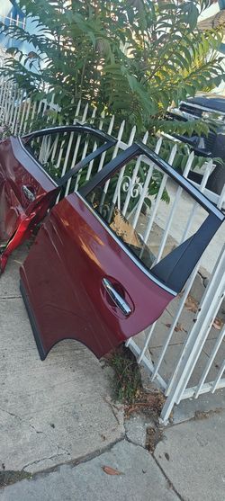 2 Doors/2 Puertas Nissan Rouge 2016