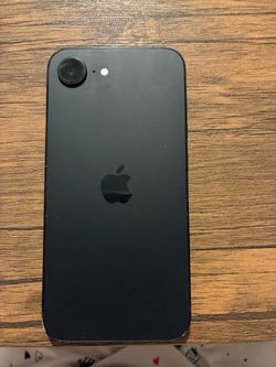 iPhone 16e