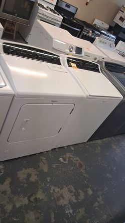 Like new Whirlpool washer and gas dryer set