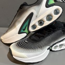 Nike Air Max DN Shoes Size 10.5