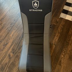 Floor Gamer Chair - Slightly Damaged