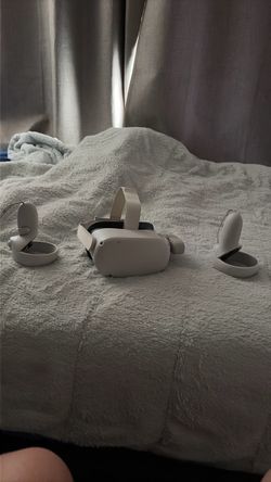Meta quest 2 with battery life extender