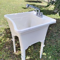 37 H 24W 24D Indoor Outdoor Utility /Laundry Sink  with Pull out Faucet