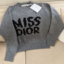 Women high end sweater blouse Medium