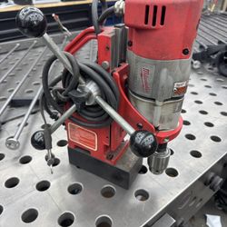 Milwaukee Magnetic Drill