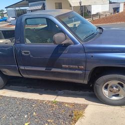 2001 Dodge Ram 1500 Laramie 2D