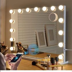 BRAND NEW! Touch-Screen Bluetooth Hollywood Vanity Mirror