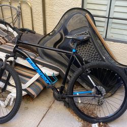 Diamond Back Mountain Bike In Great Condition