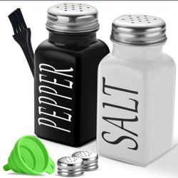 Salt And Pepper Shakers (Farmhouse)