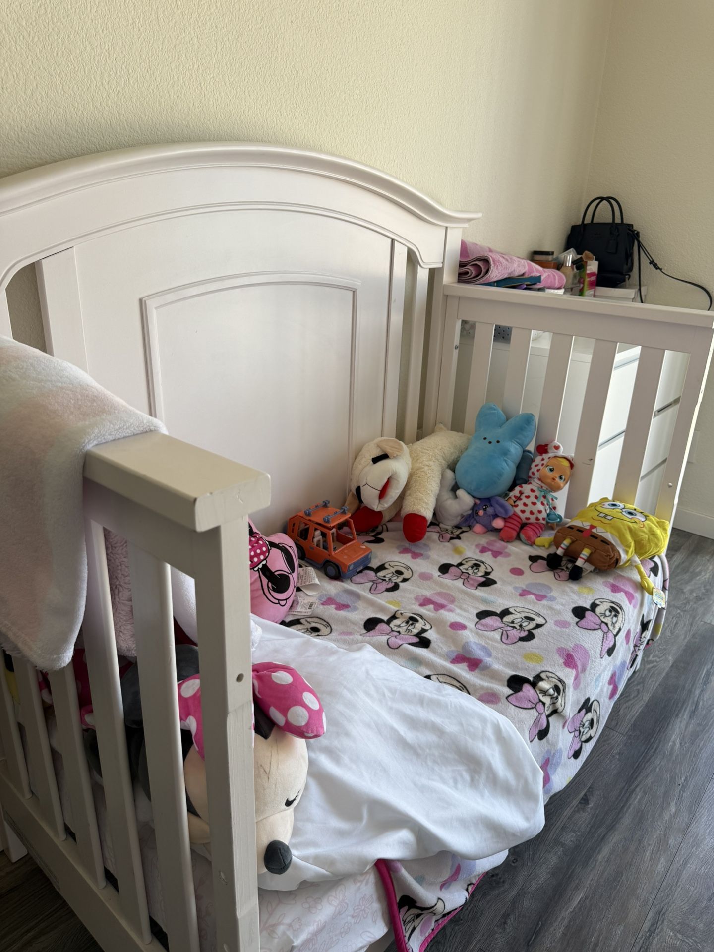 CRIB WITH MATTRESS