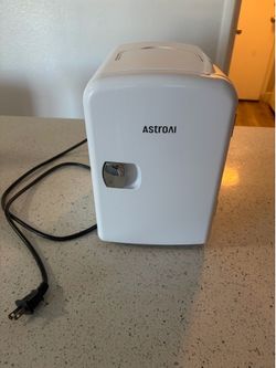 Portable mini fridge 4L