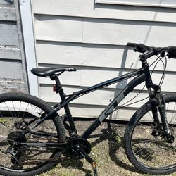 GT MOUNTIAN BIKE 