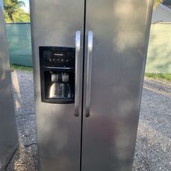 Frigidaire Fridge 