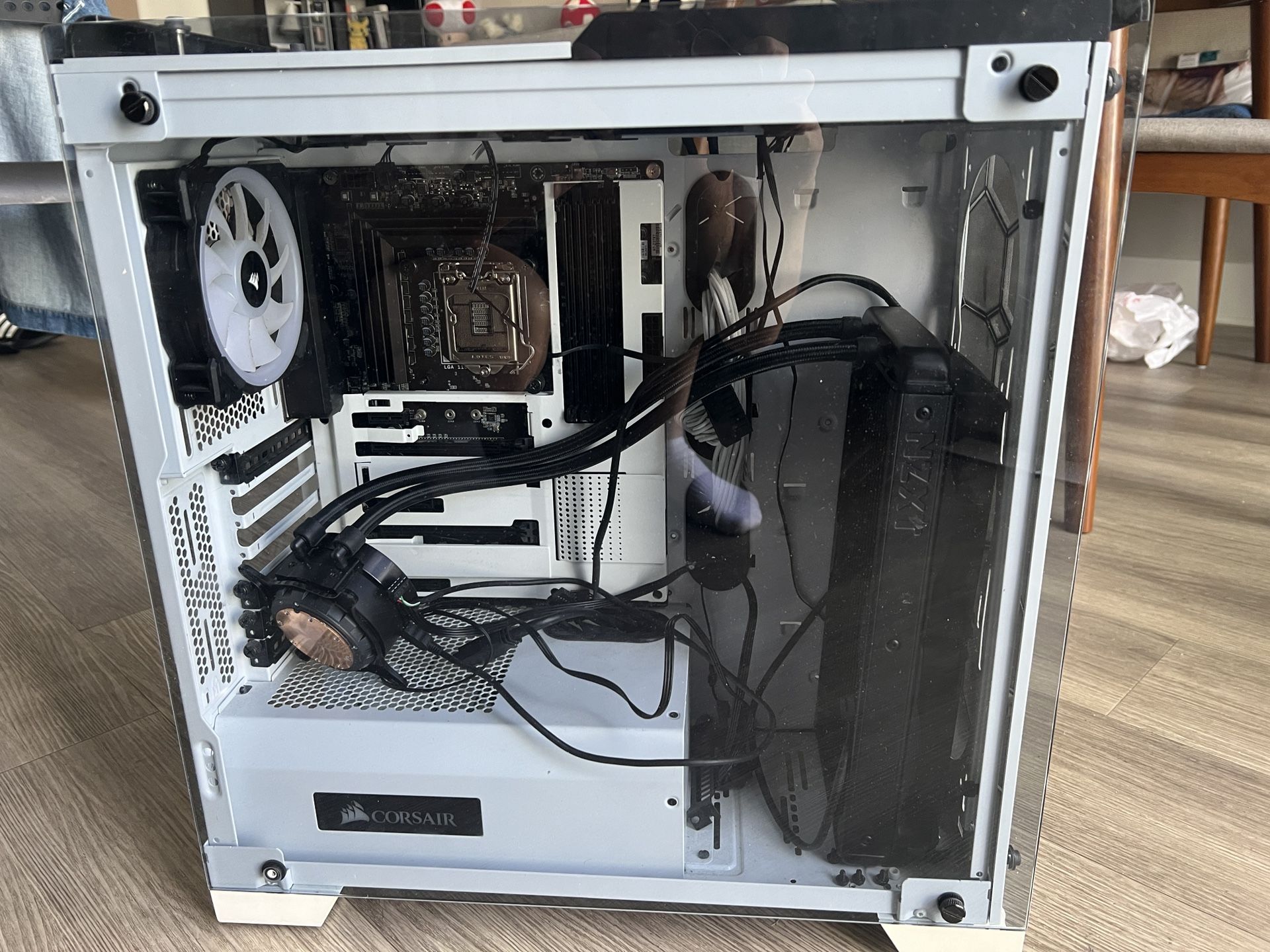 Corsair 570x + NZXT Z370 motherboard + X62 Water Cooler