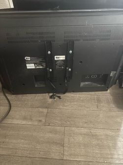 3 TVs 42tv,24in24in