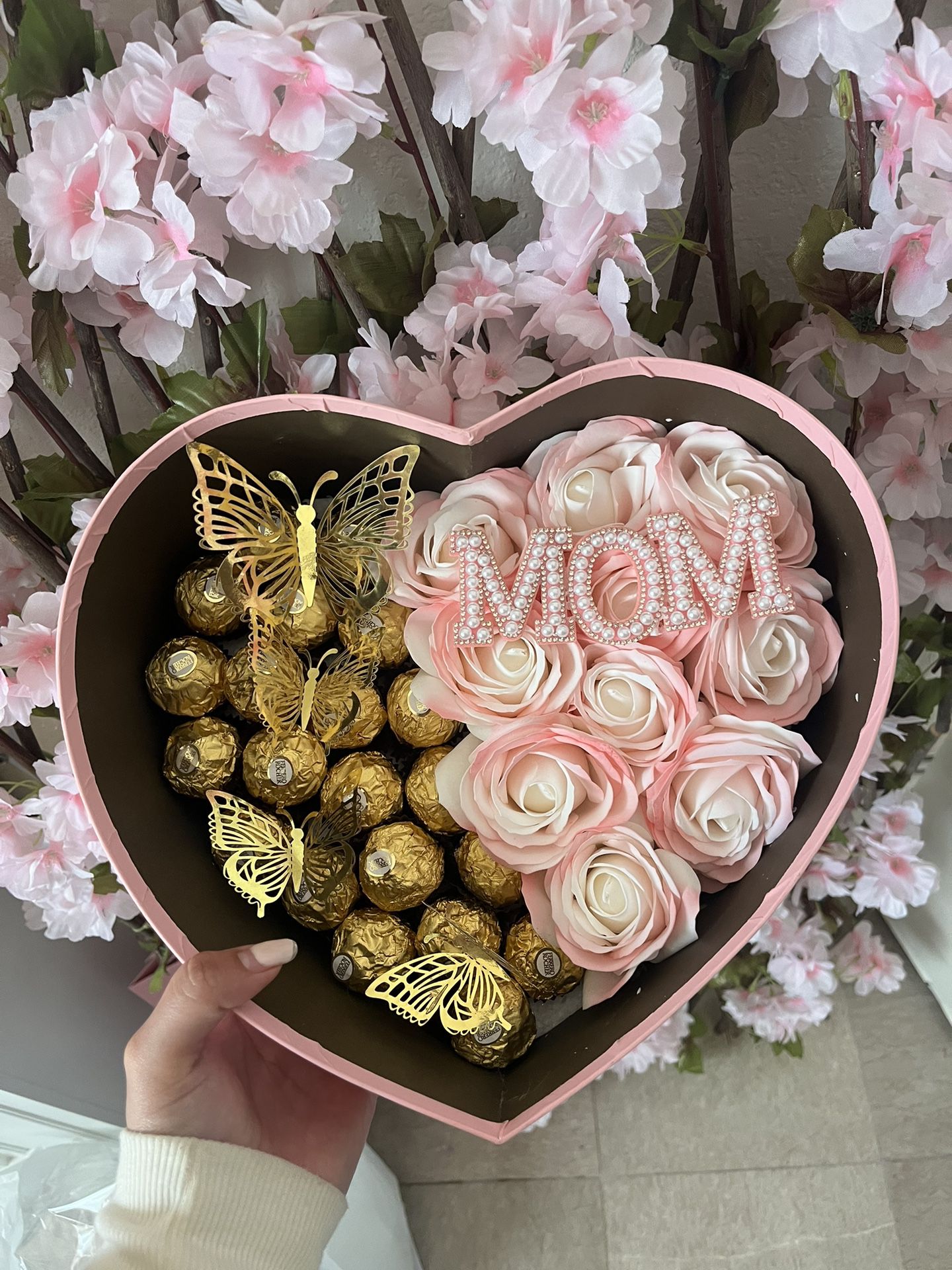 Flower Box With Ferrero Chocolate 