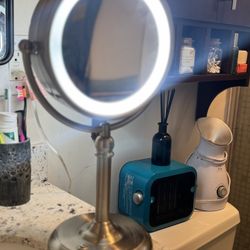 Lighted Vanity Mirror - Magnification LED 360 Adj