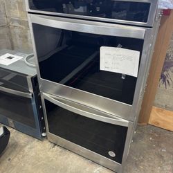 New Whirlpool  WOD51EC0HS 30  Smart Double Oven with 10.0 cu. ft. Total Capacity, Touchscreen, Frozen Bake™ Technology, Temperature Sensor, Multi-Step