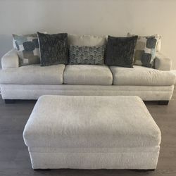 Stationary Fabric Contemporary Sofa And Ottoman Pull Out Sleeper Sofa
