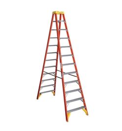 Werner 12’ fiber glass step ladder.