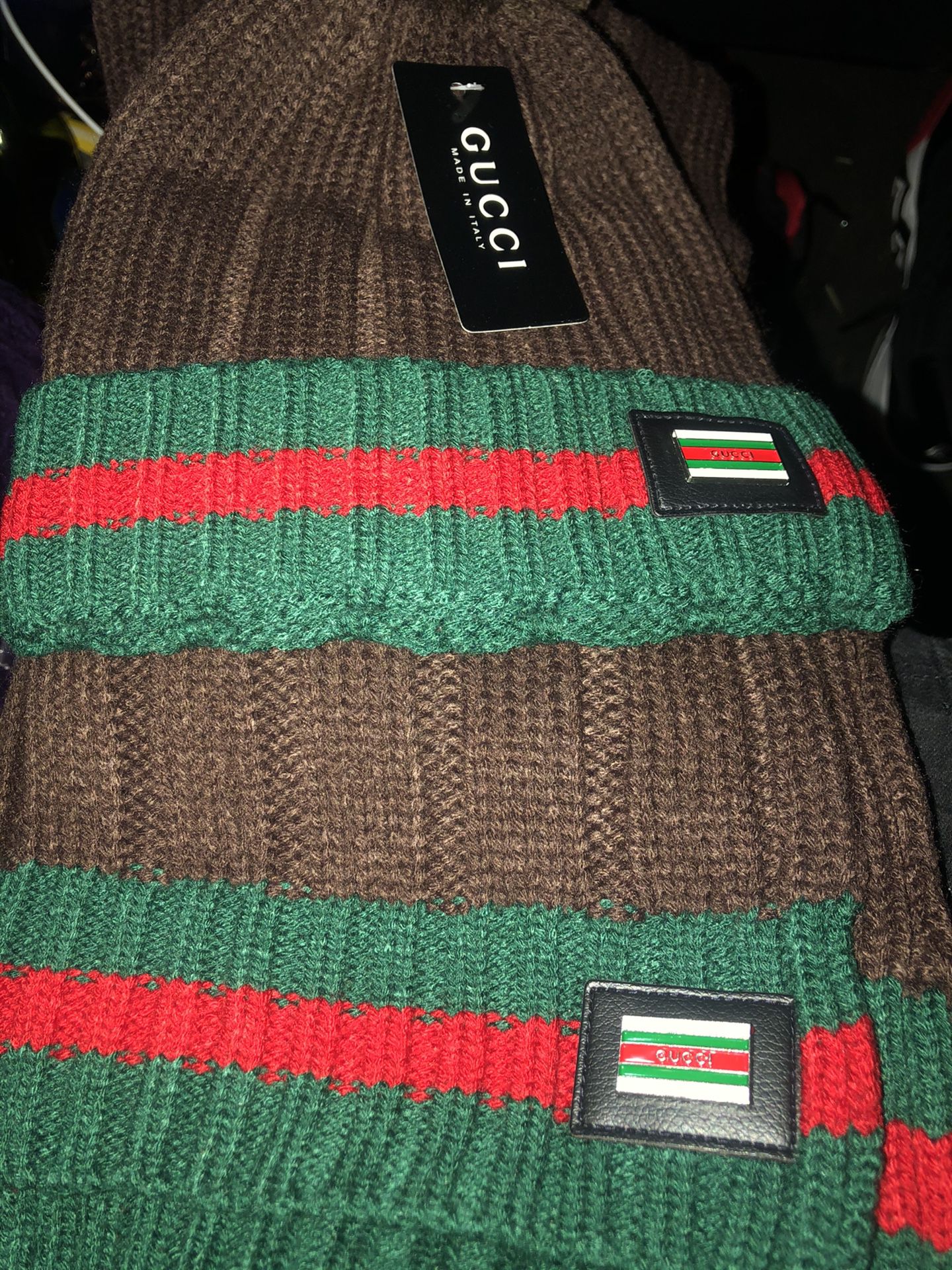 Gucci Beenie & scar brand new wit tags