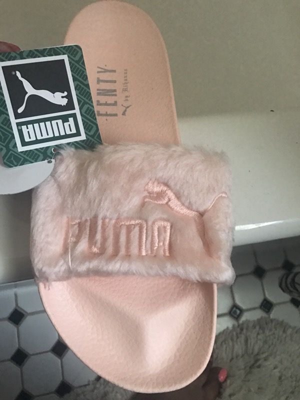 Brand new Rhianna Puma Fenty slides