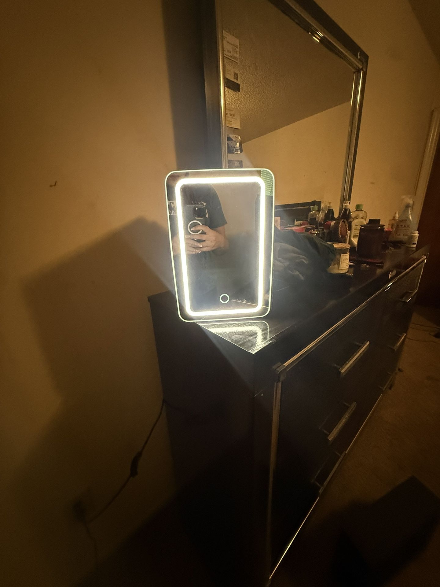 LED LIGHTED MINI FRIDGE WITH MIRROR DOOR