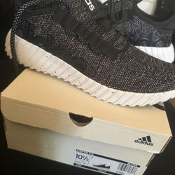 New Mans Shoes Size 10.5 $30