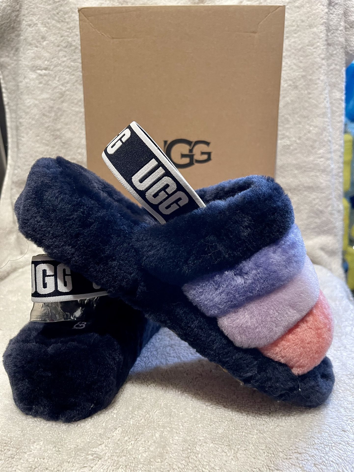 Ugg Woman’s Slippers Size 7 Authentic 100% Pick Up Only 🙋♀️